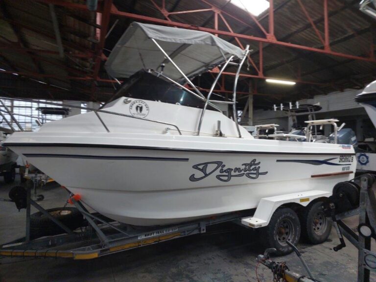 Cobra Cat 625FC | Compass Marine